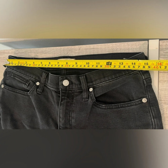 Madewell Charcoal Distressed Cropped Jeans - Picture 5 of 11